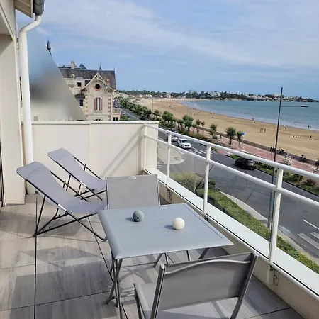 Apartment Vue - *